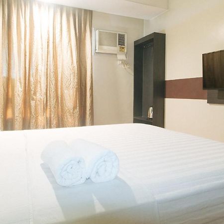 Lorenzzo Suites Hotel Makati City Екстер'єр фото