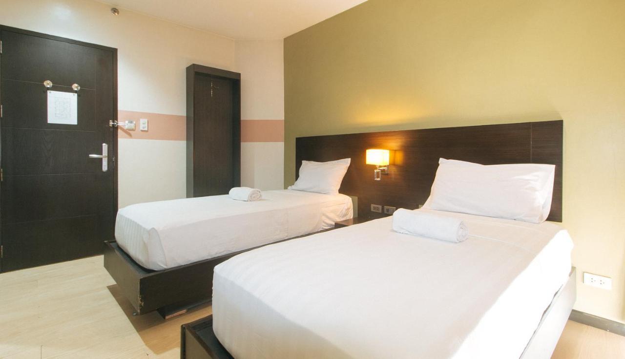 Lorenzzo Suites Hotel Makati City Екстер'єр фото