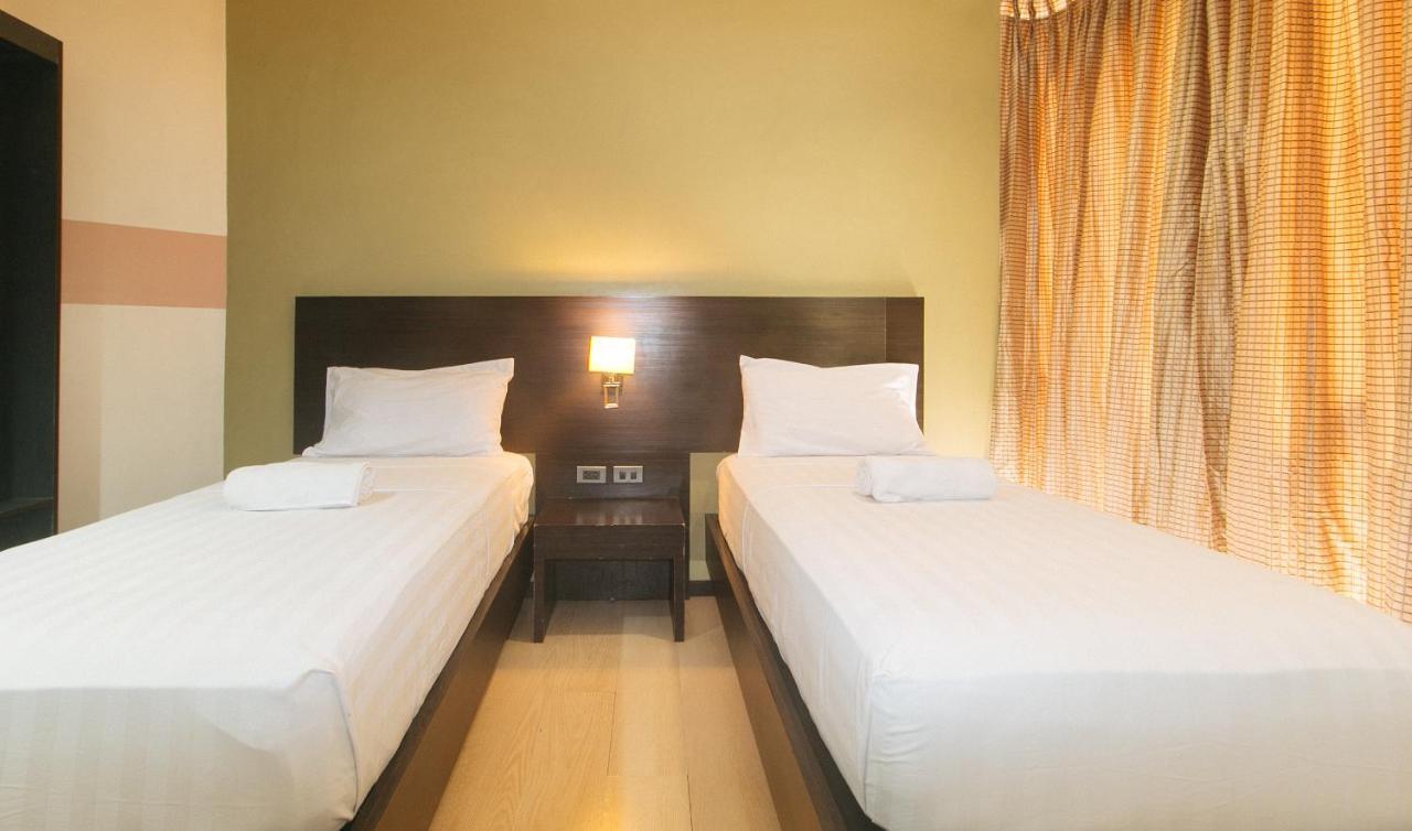 Lorenzzo Suites Hotel Makati City Екстер'єр фото