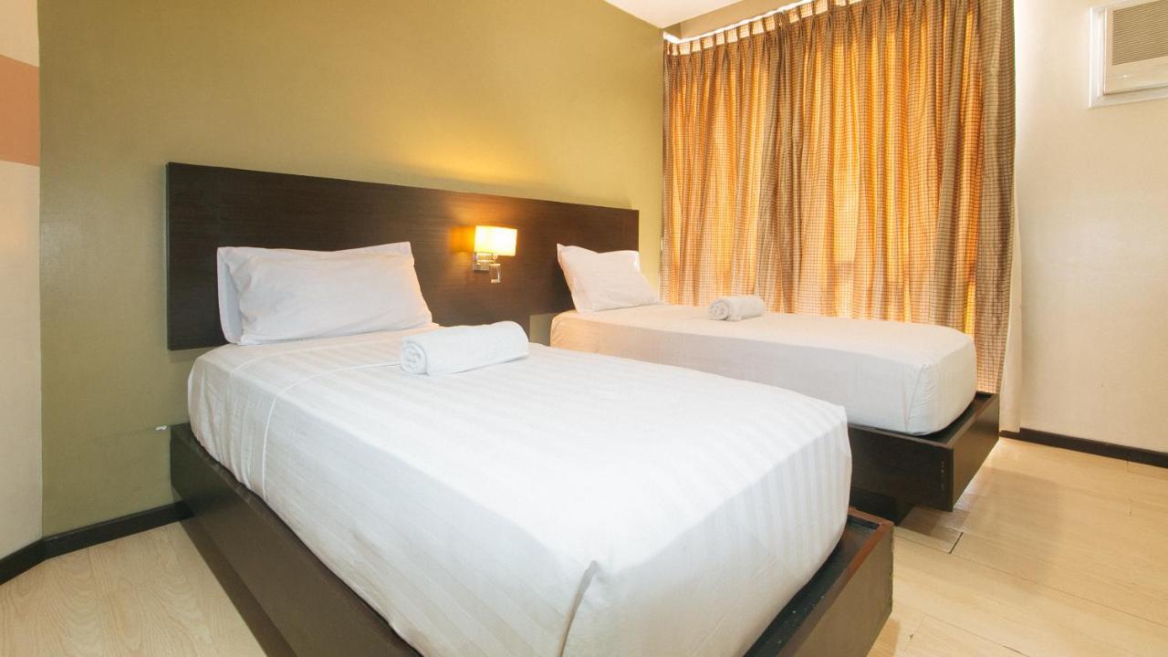 Lorenzzo Suites Hotel Makati City Екстер'єр фото