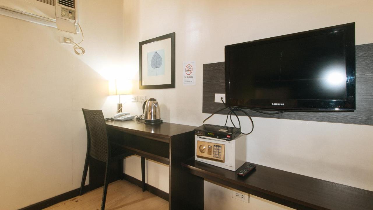 Lorenzzo Suites Hotel Makati City Екстер'єр фото