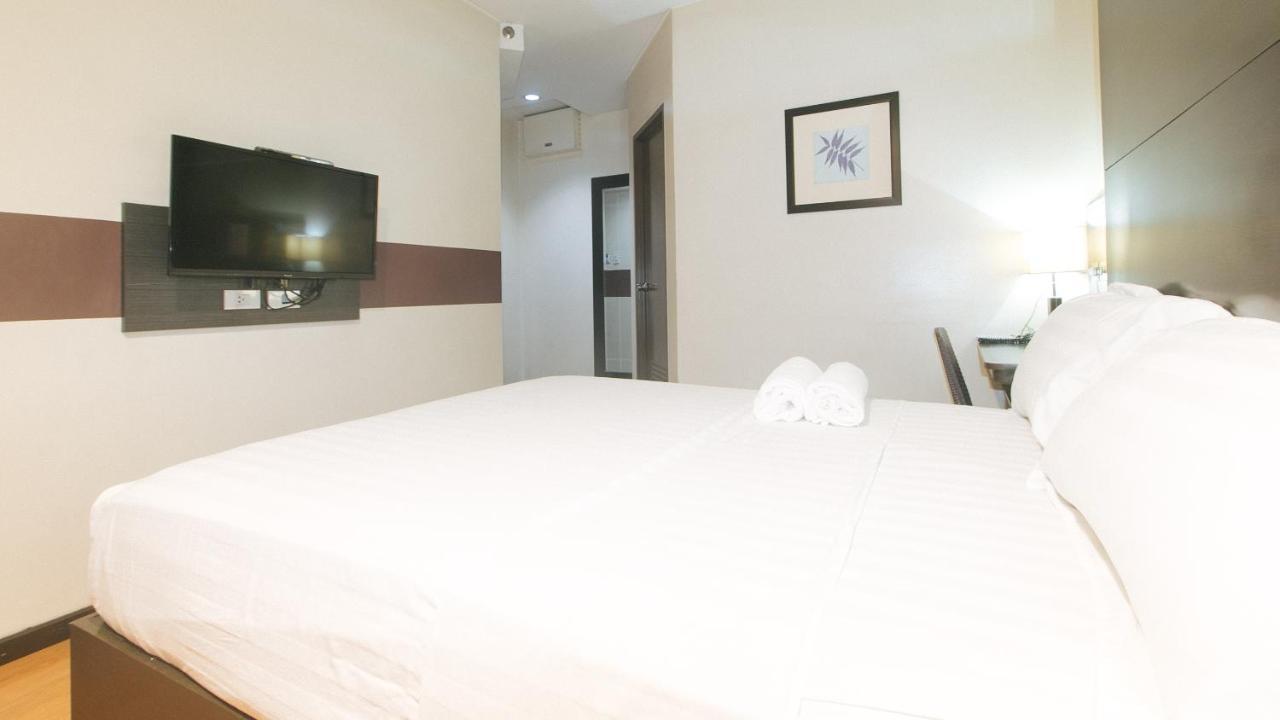 Lorenzzo Suites Hotel Makati City Екстер'єр фото