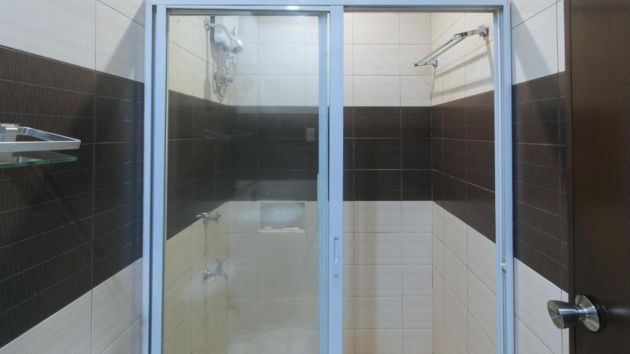 Lorenzzo Suites Hotel Makati City Екстер'єр фото