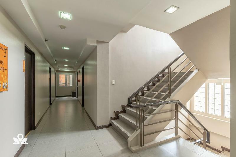 Lorenzzo Suites Hotel Makati City Екстер'єр фото
