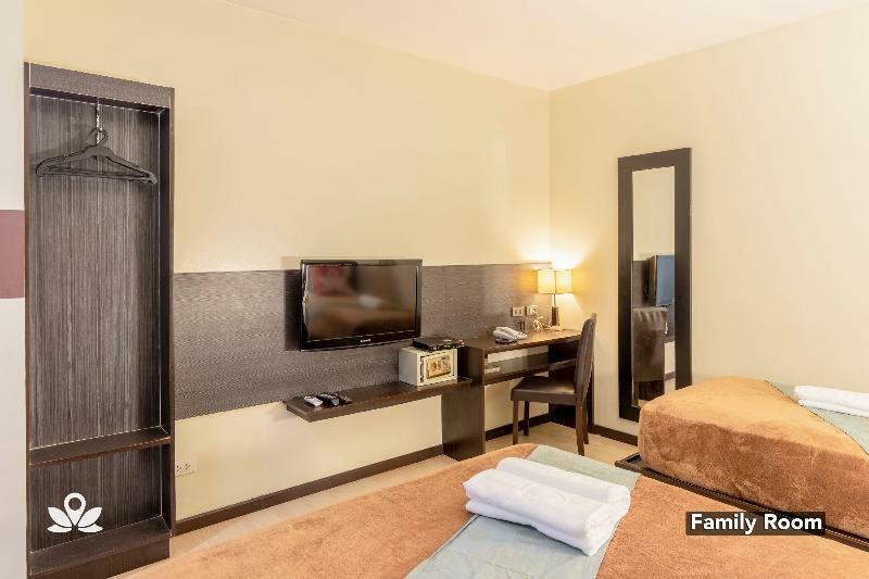 Lorenzzo Suites Hotel Makati City Екстер'єр фото