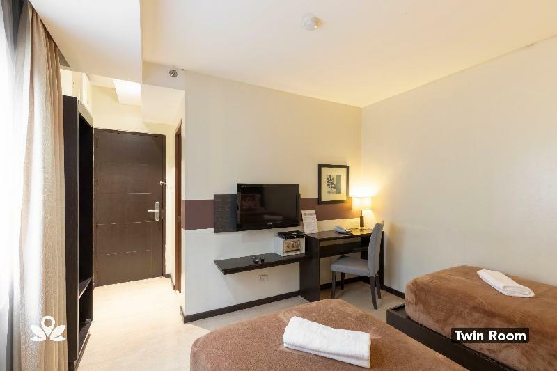 Lorenzzo Suites Hotel Makati City Екстер'єр фото